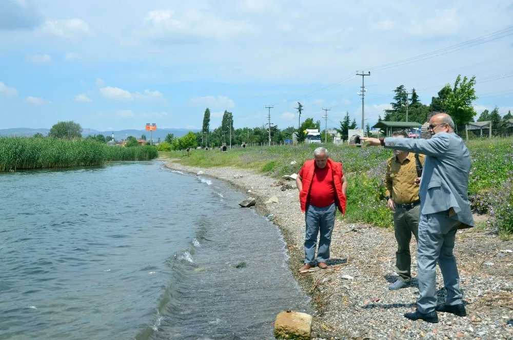 İznik Belediye Başkanı Sargın: İznik Gölündeki Balık Ölümleri Kirlilikten Değil, Konulan Tuzaklardan Kaynaklı