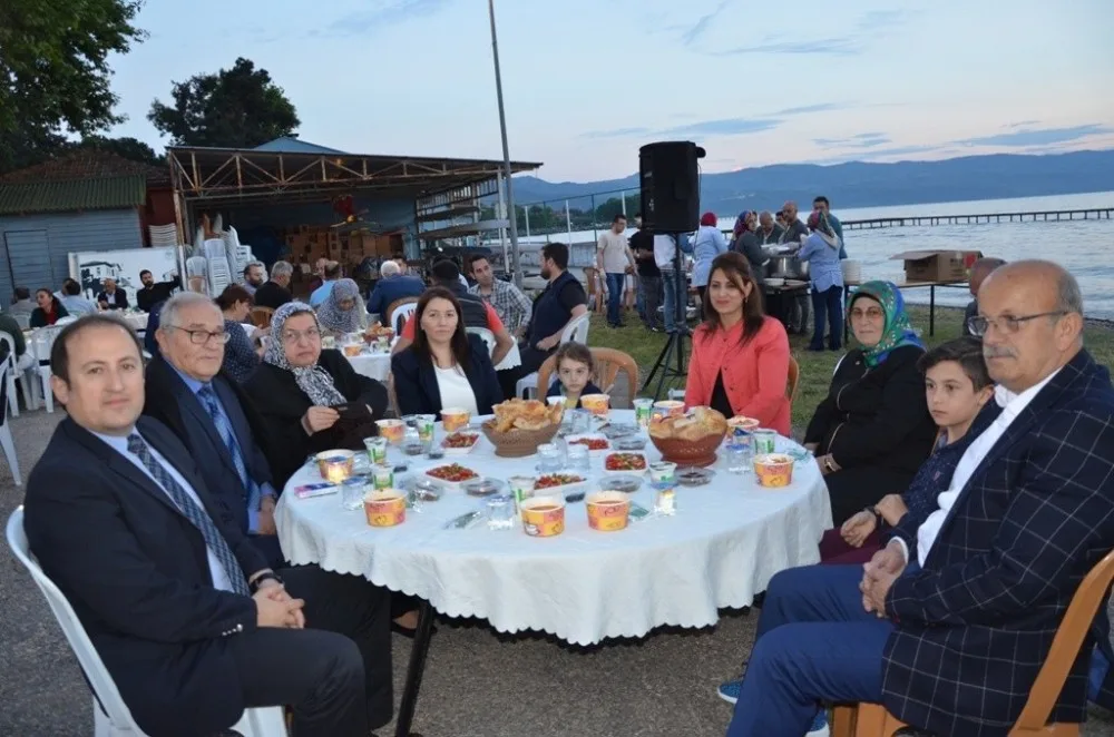 İznikte Şehit Aileleri Ve Gaziler İçin İftar Verildi