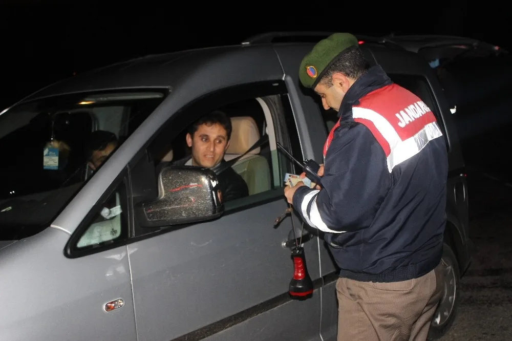 Jandarmanın Huzur Operasyonunda 9 Kişi Yakalandı
