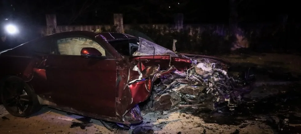 Kamyonet ile otomobilin çarpıştığı kazada 1 kişi öldü