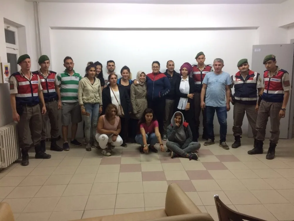 Kanyonda Kaybolan Çocuk Esirgeme Kurumu Personelini Jandarma Kurtardı