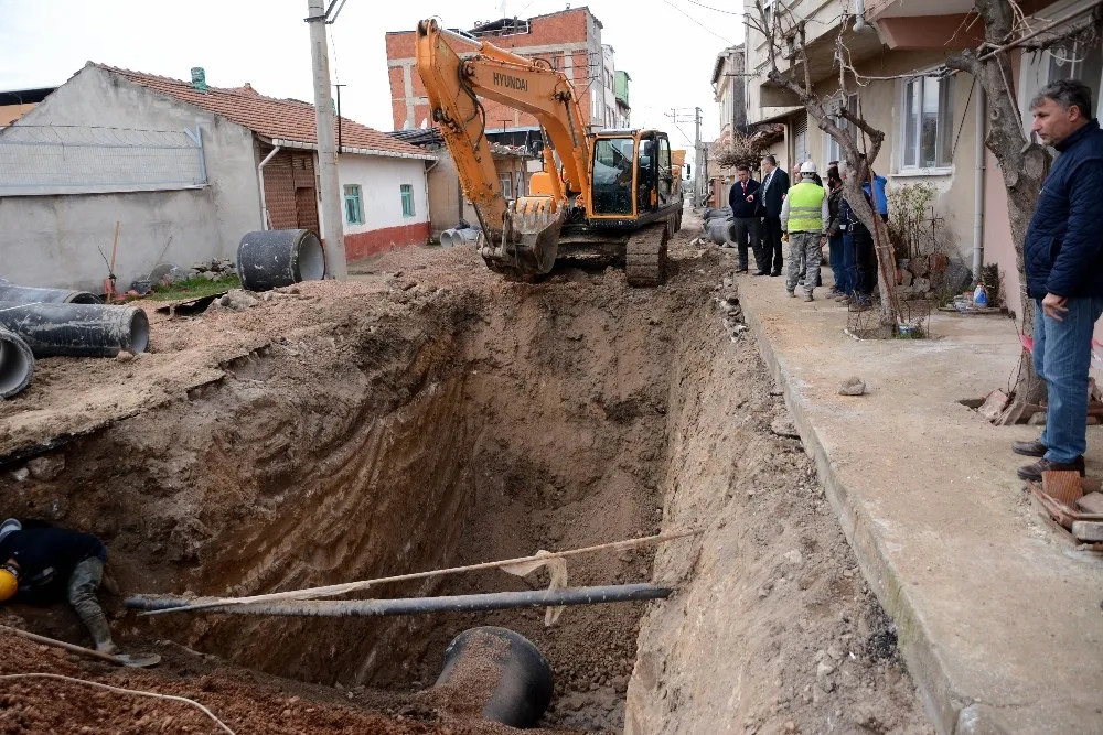 Karacabeyde Alt Yapı Çalışmaları Bütün Hızıyla Devam Ediyor