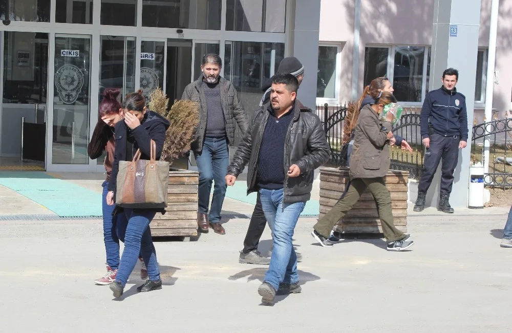 Karamanda Kadın Hırsızlar Tutuklandı