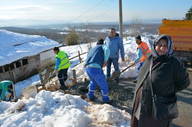 Kartepede Alt Ve Üst Yapı Çalışmaları Sürüyor