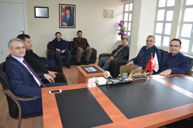 Kaymakam Güvenden Ak Partiye Ziyaret