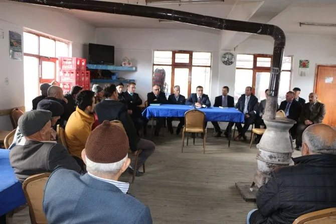 Kaymakam Karaaslan, Vatandaşların Sorunlarını Dinliyor