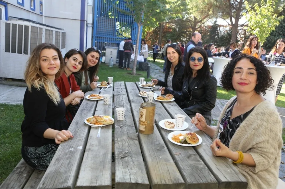 Kermes Geliriyle 3 Kişiye Akülü Sandalye Alınacak