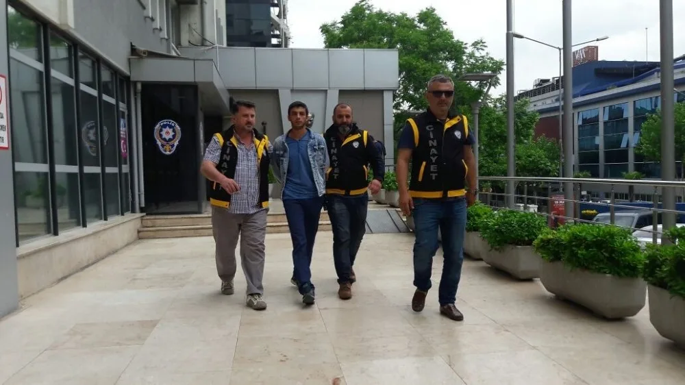 Kick Boks Sporcusunu Tüfekle Vurdu, Bilet Alırken Terminalde Yakalandı