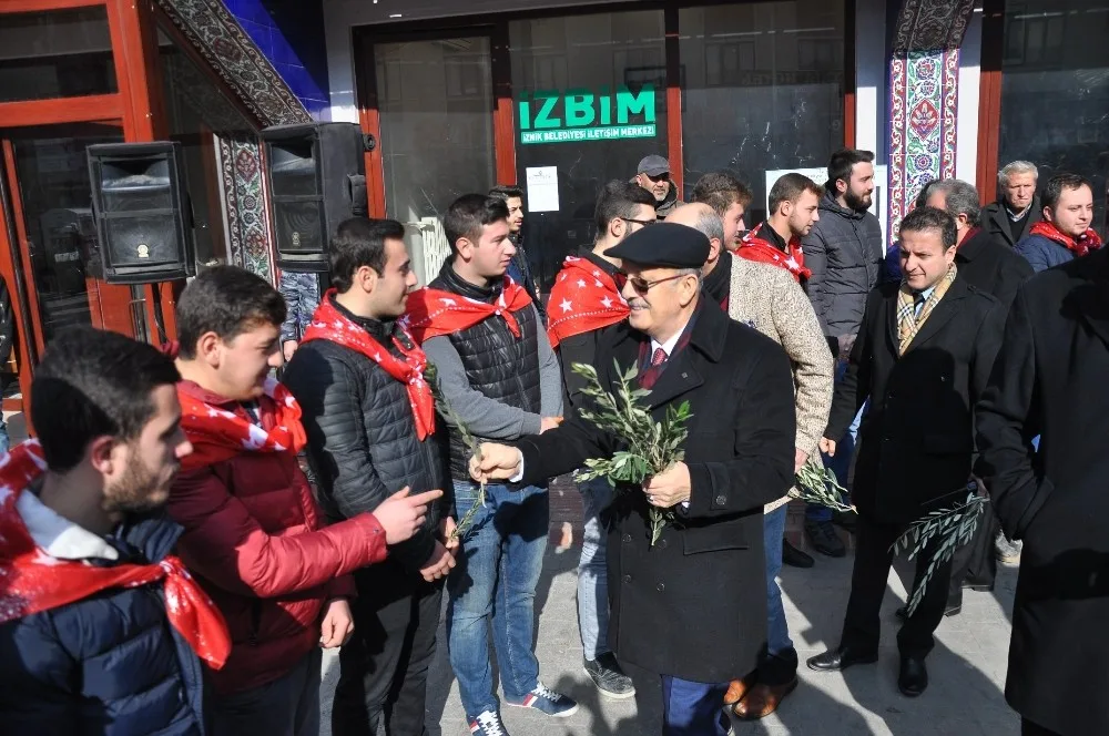 Kınalı Kuzular Birliklerine Zeytin Dalı İle Uğurlandı
