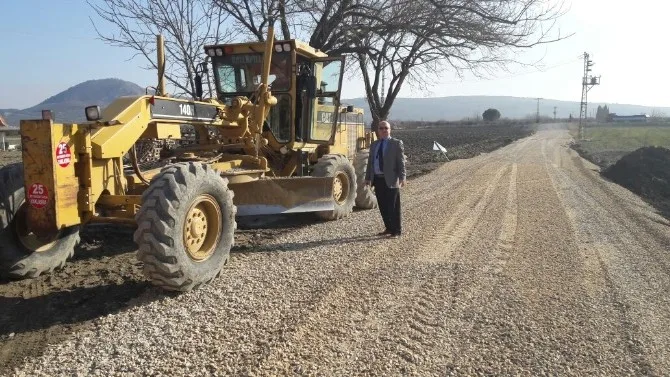Kırkağaçın İki Mahallesinde Asfalt Çalışması Yapılıyor