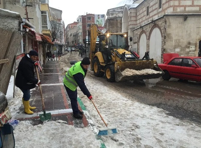 Kırklarelinde Kar Temizleme Çalışmaları