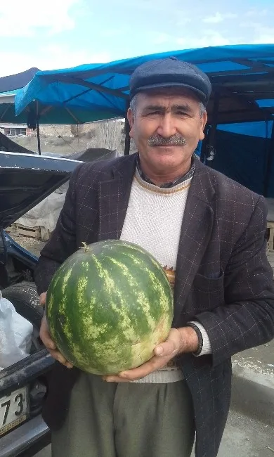 Kış Ortasında Karpuz Satıyor