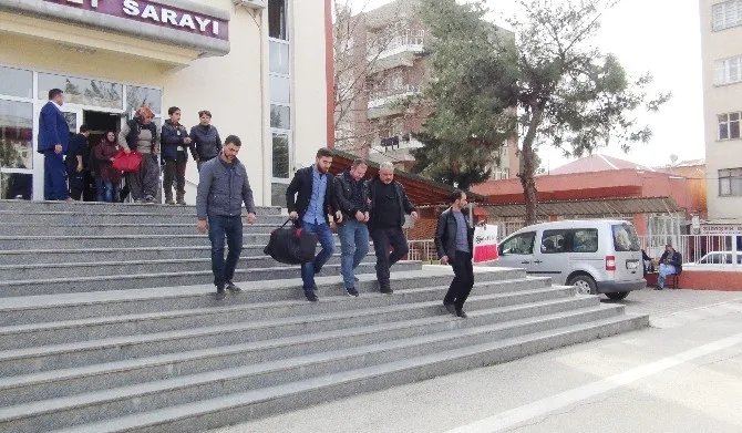 Kocaelide Kayınvalidesini Ve Baldızını Öldüren Uzman Çavuş, Memleketinde Teslim Oldu
