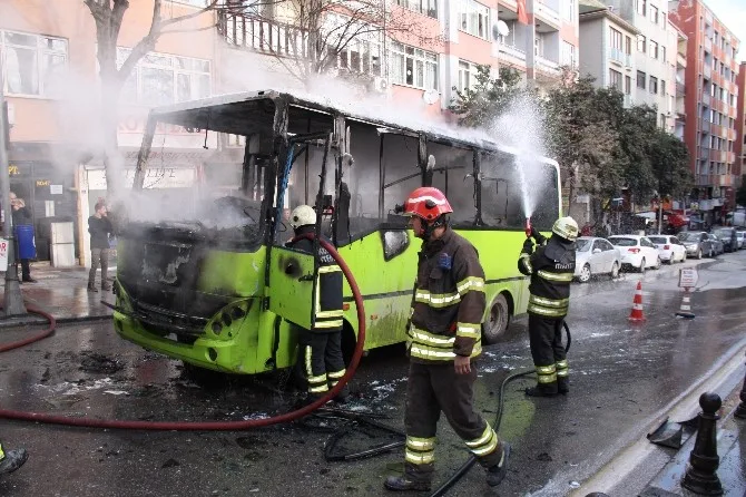 Kocaelide Özel Halk Otobüsü Alev Alev Yandı