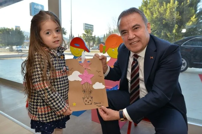 Konyaaltı Belediyesi Kreşlerinde Karne Heyecanı