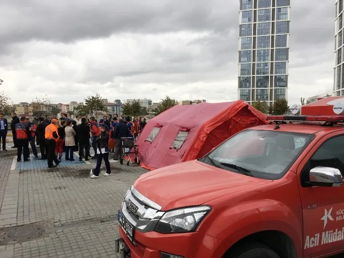 Küçükçekmecede Sivil Savunma Eğitimleri Devam Ediyor