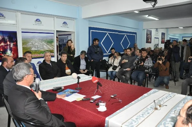 Küçüksanda Gergin Toplantı