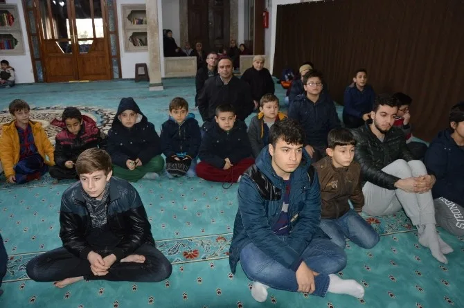 Kuranla Bir Saat Baş Başa Geçirdiler