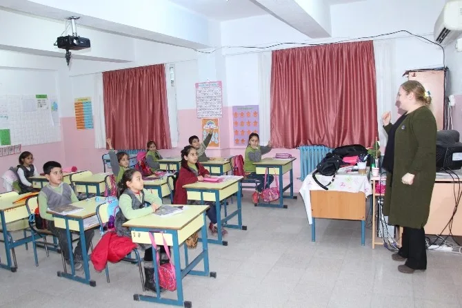 Kuşadasında Çocuklar İçin Geri Dönüşüm Eğitimi Devam Ediyor