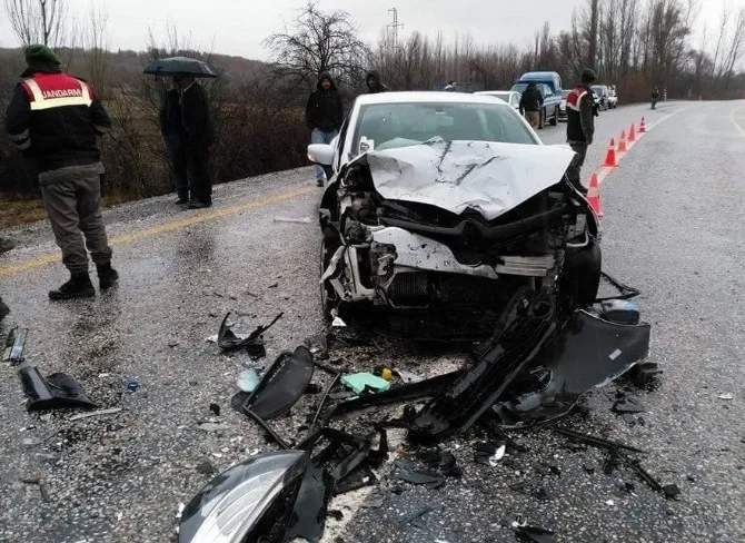 Kütahyada Trafik Kazası: 7 Yaralı