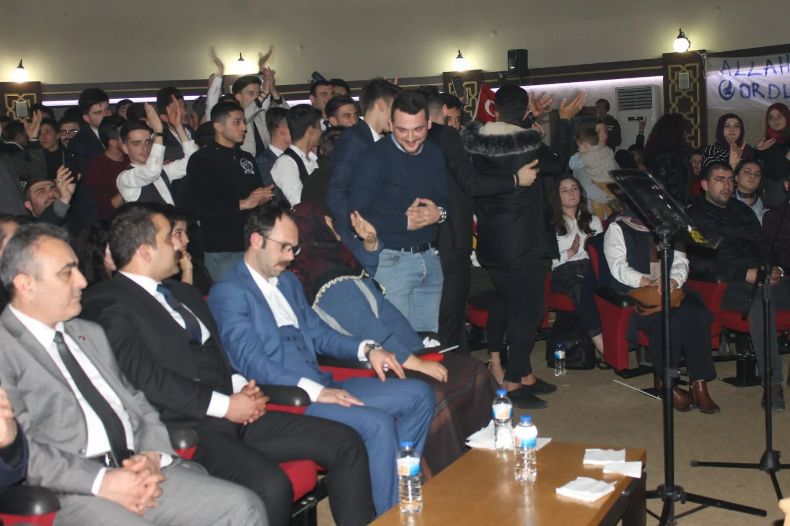 Ülkü Ocakları şiir gecesi düzenledi