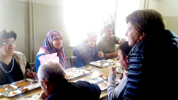 CHP iDDiALAR üZERiNE O OKULU ZiYARET ETTi