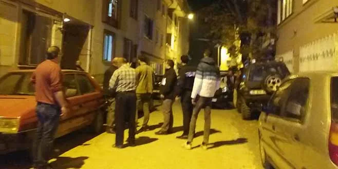 YENiCE MAHALLESi'NDE SiLAHLI KAVGA