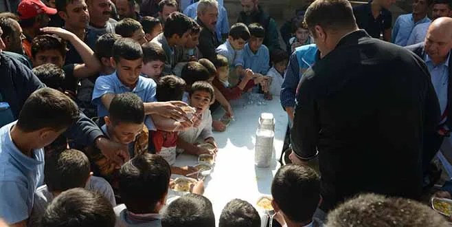 AŞURE İLE AĞIZLAR TATLANMAYA DEVAM EDİYOR