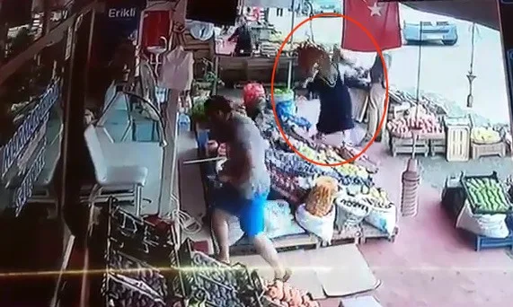Mahkeme Pazarcı Kadınların Kavgasında Armudu Silah Saydı