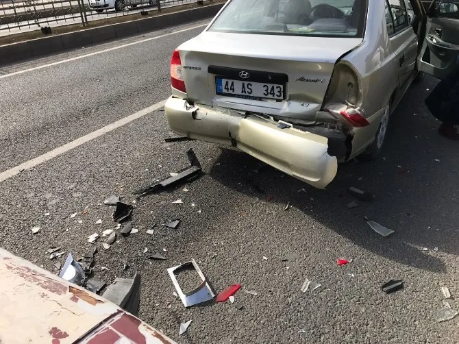 Malatyada Meydana Gelen Kazada Maddi Hasar Oluştu