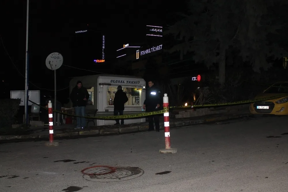 Maltepede Taksi Durağına Silahlı Saldırı : 1 Yaralı