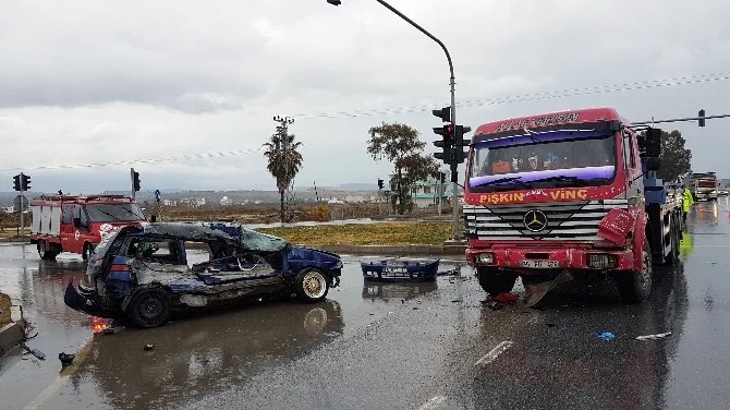 Manavgatta Trafik Kazası: 3 Yaralı