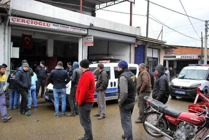 Manisada İş Yerinde Patlama: 3 Yaralı