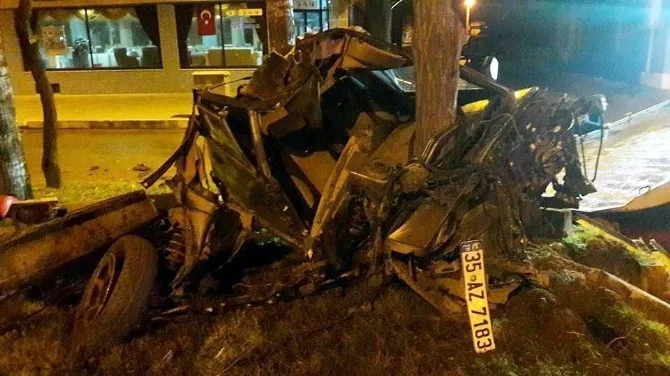 Manisada Otomobil Ağaca Çarptı: 1 Ağır Yaralı