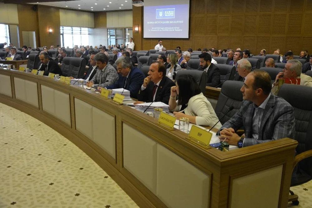 Meclis Toplantısının Konusu İstifalar Oldu