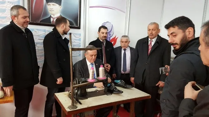 Mhpli Akçay Tezgahın Başına Geçti, Ayakkabı Üretti