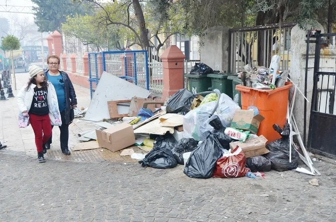 Milasın En İşlek Caddesinde Yakışmayan Manzara