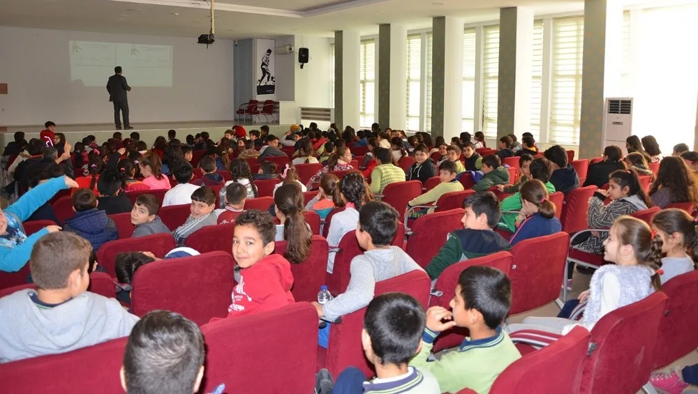 Milasta Öğrenciler Haşerelerle Mücadele Konusunda Bilgilendiriliyor