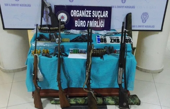 Mit Ve Polisten Ortak Operasyon: 15 Gözaltı