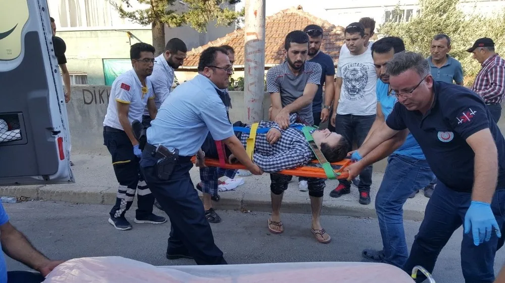 Motosikletle Beton Direğe Çarptı