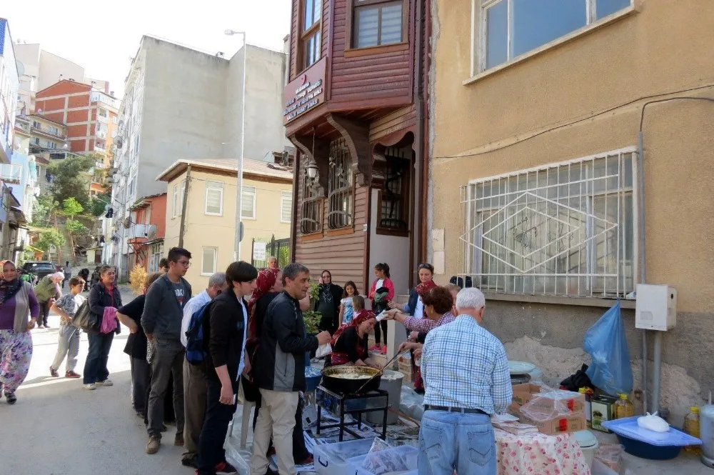 Mudanya Verem Savaş Derneğinden Vefa Lokması