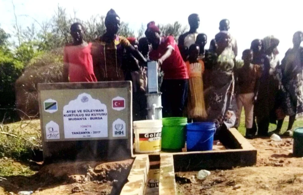 Mudanyalılar Afrikada Su Kuyusu Açtı