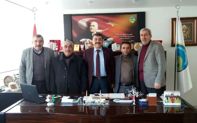 Muhtarlardan Çiçekdağı Belediye Başkanına Teşekkür