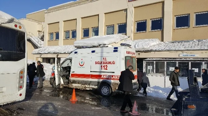 Muşta Bıçaklı Ve Silahlı Kavga: 7 Yaralı
