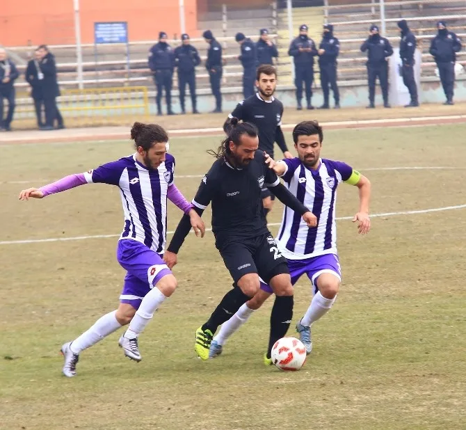 Nazilli Ankaradan 2 Puanla Dönüyor