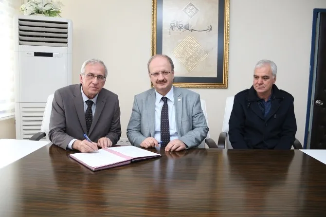 Nevvar Salih İşgören Vakfından 80 Öğrenciye Burs