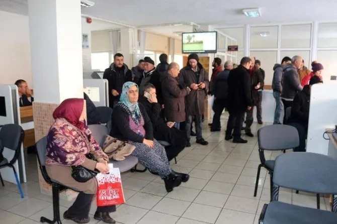 Niğdede 1 Ayda 5 Bin Kişi Çipli Kimlik Başvurusu Yaptı