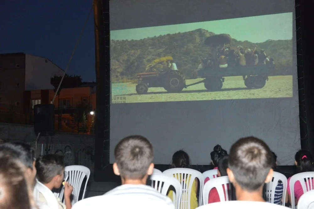 Nilüferde Açık Havada Sinema Keyfi Başladı