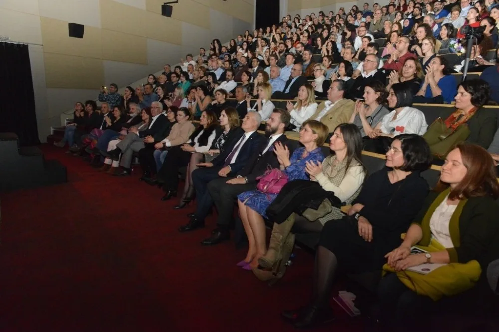 Nilüferde Tiyatro Şöleni Başladı