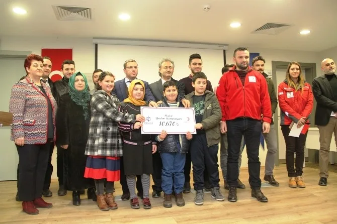 Öğrenciler Harçlıklarını Halepe Bağışladı